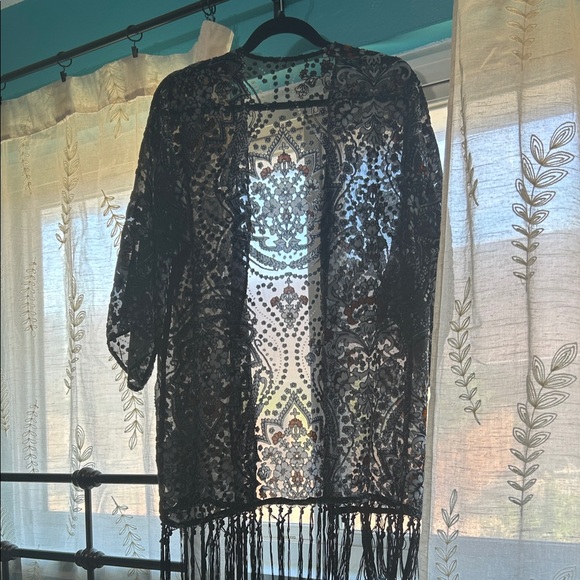 Tops - 🌸Chic Blue and brown Lace kimono with Fringe one size